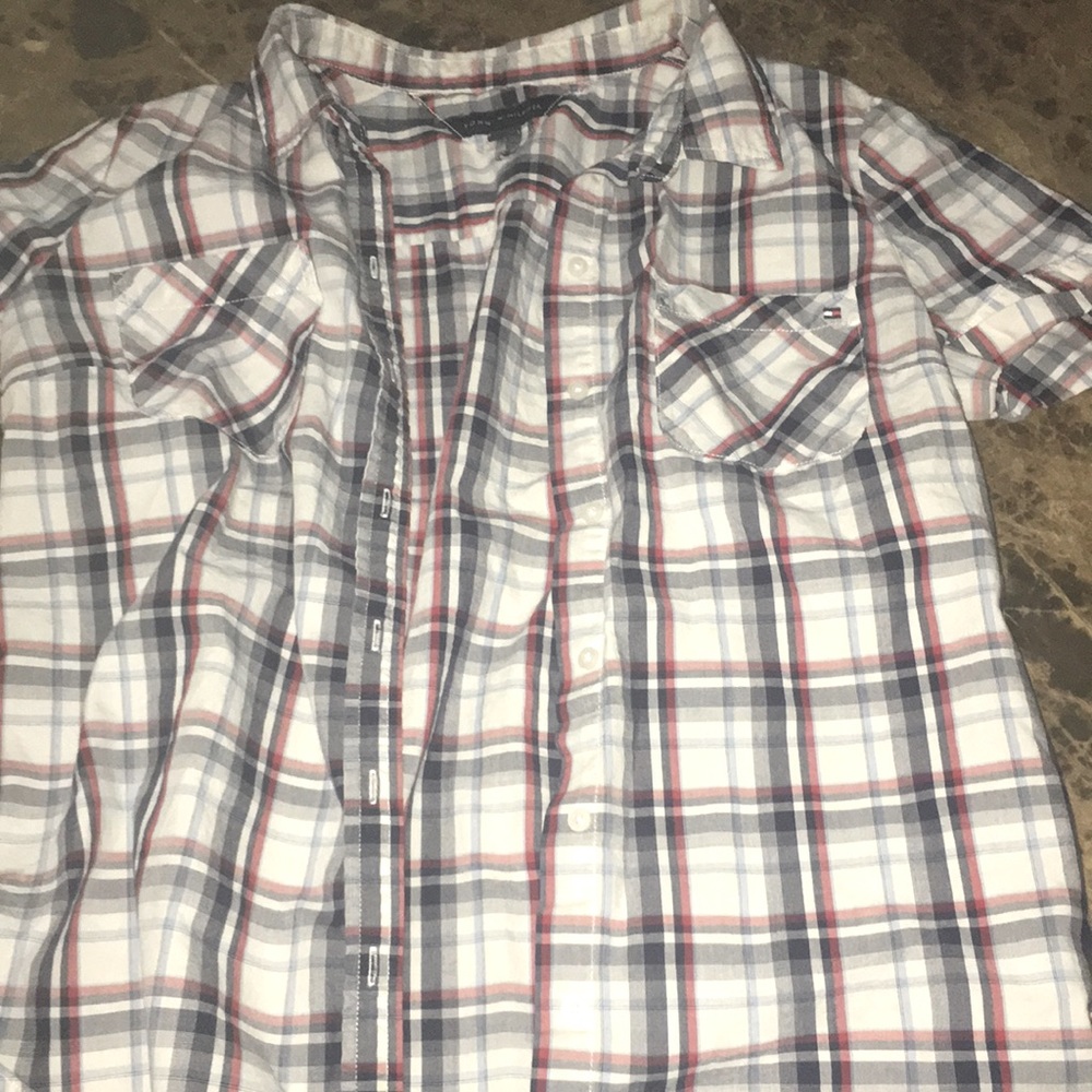 Tommy Hilfiger button up 🌸